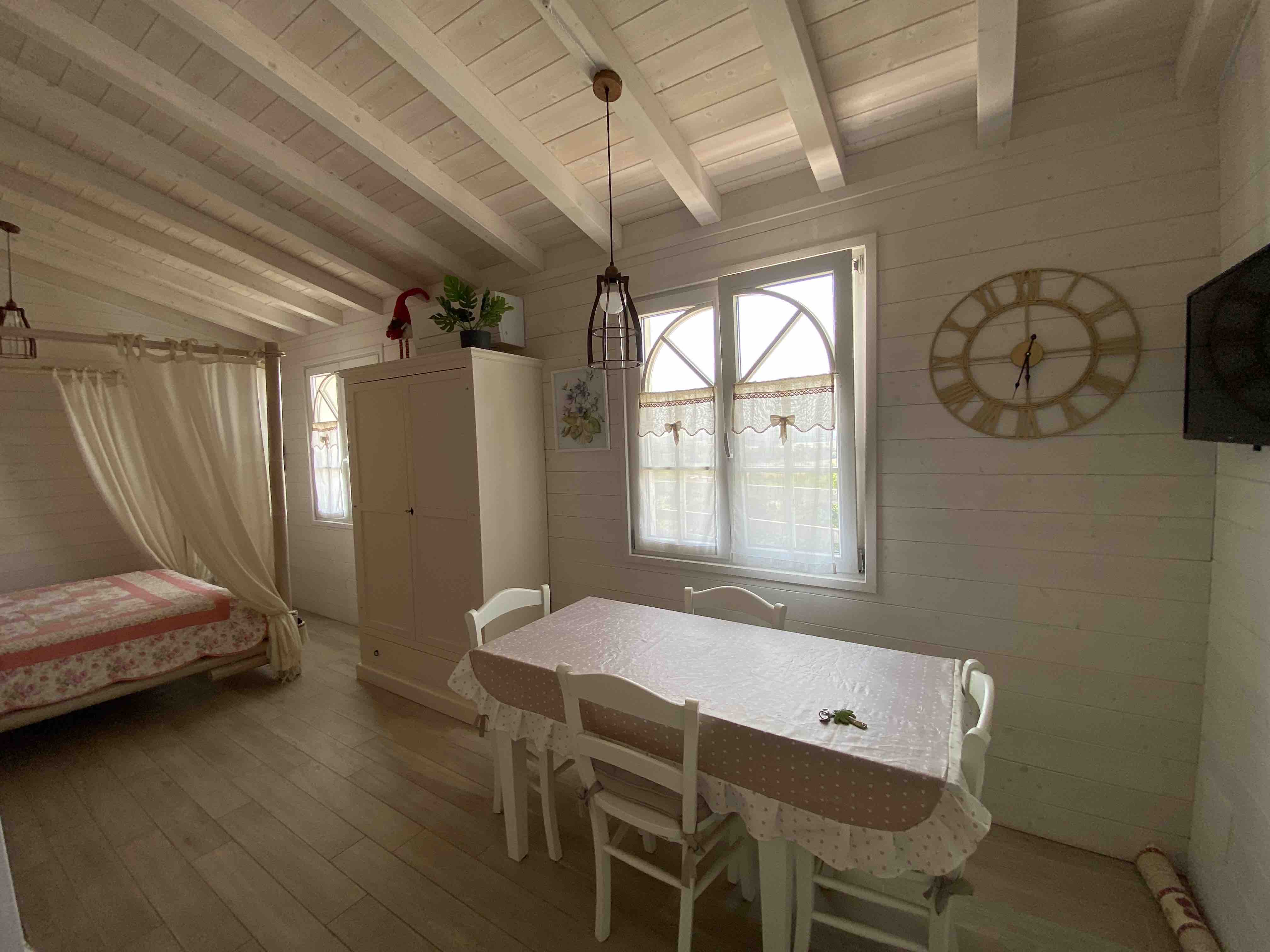 Studio with garden view image 2
