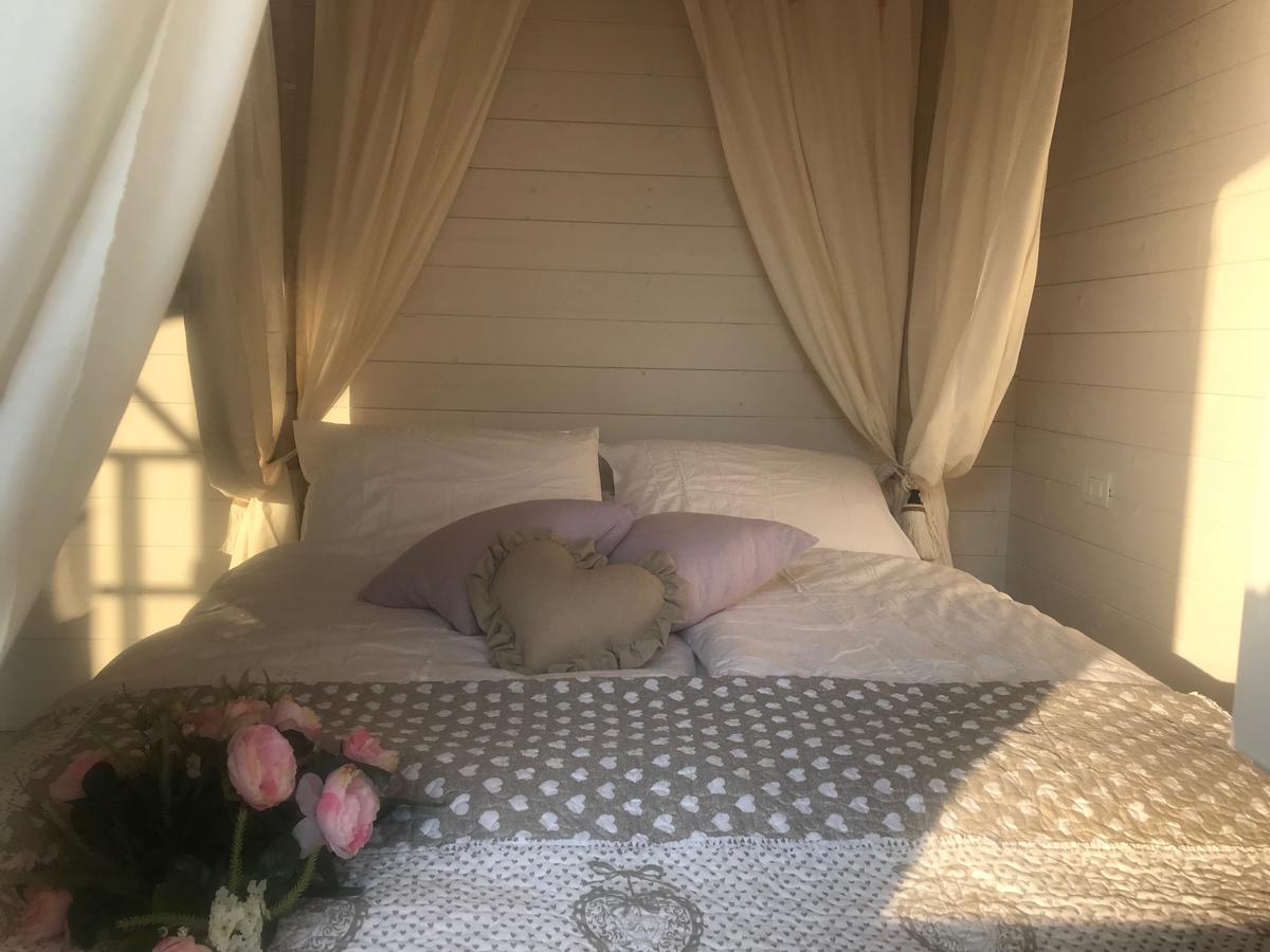 Studio with garden view image 5